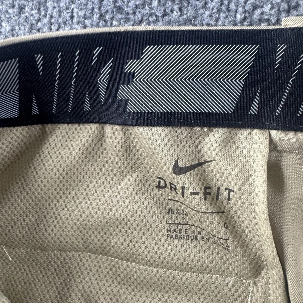 Nike Pants Mens 36x30 Beige Dri-FIT Khakis Twill Pockets Stretch Lightweight
